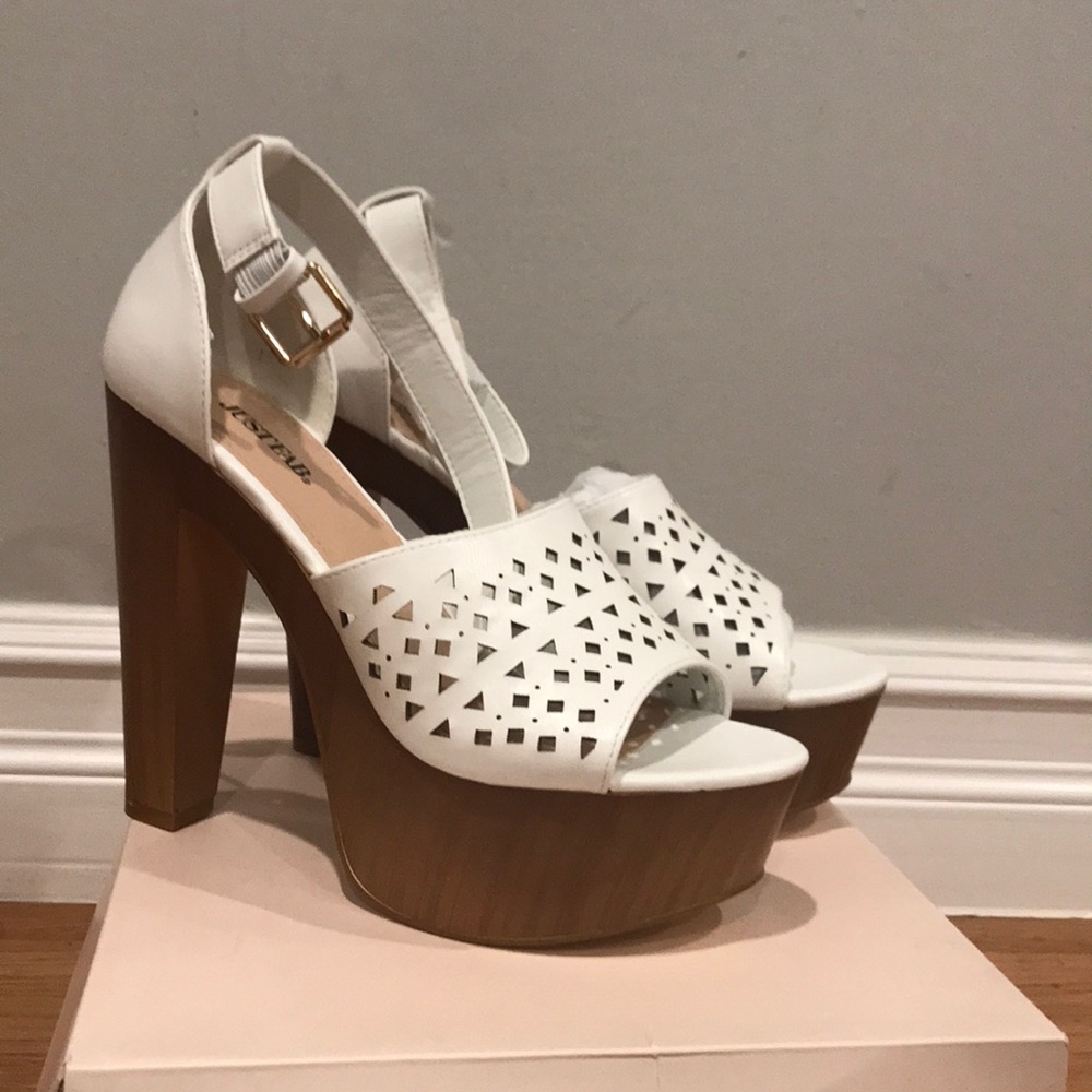 White platform heels 👠